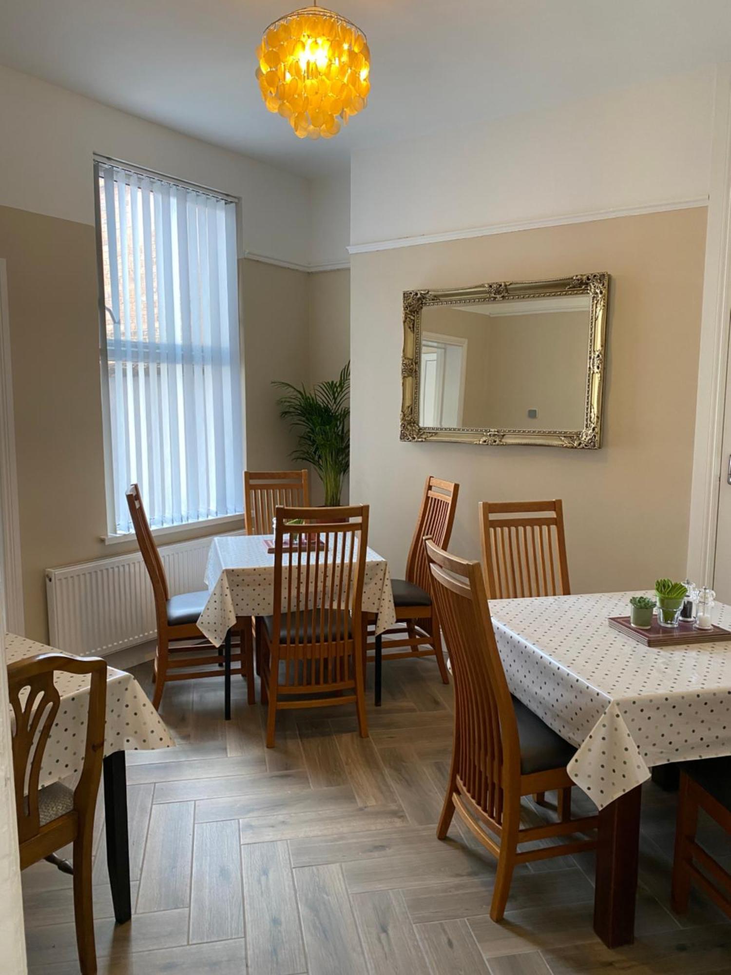 Roskeen Townhouse Belfast Extérieur photo