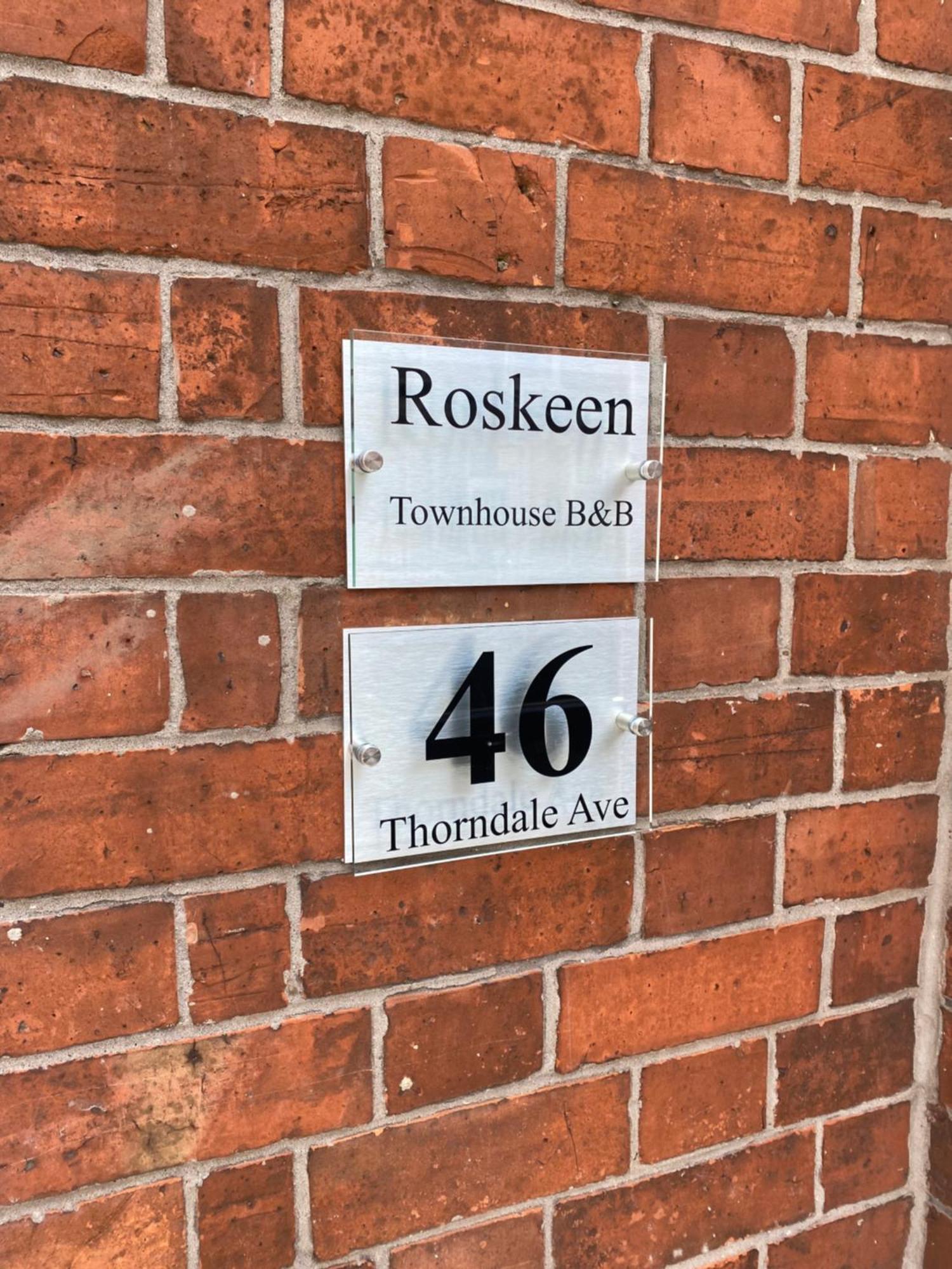 Roskeen Townhouse Belfast Extérieur photo